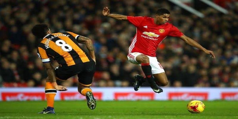Manchester United tìm chìa khóa kiểm soát thế trận